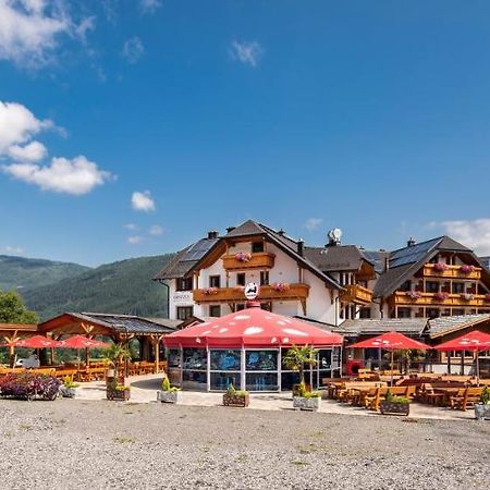 Grizzly Sport & Motorrad Resort Sankt Margarethen im Lungau Ngoại thất bức ảnh