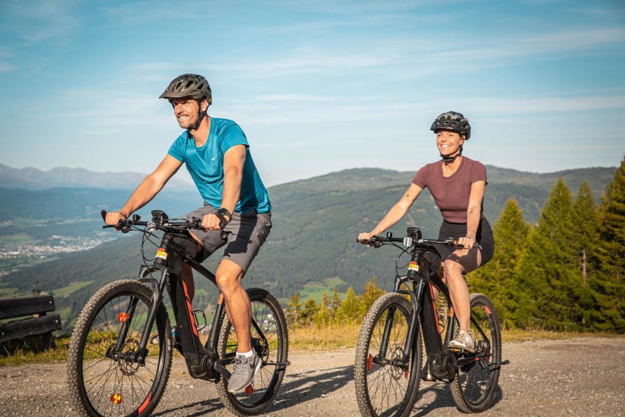 Grizzly Sport & Motorrad Resort Sankt Margarethen im Lungau Ngoại thất bức ảnh