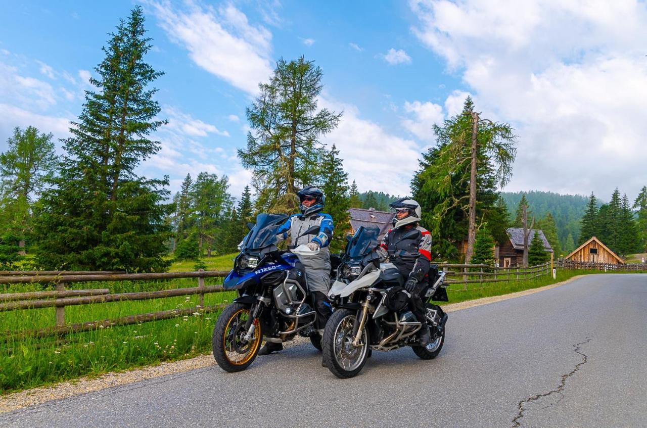 Grizzly Sport & Motorrad Resort Sankt Margarethen im Lungau Ngoại thất bức ảnh