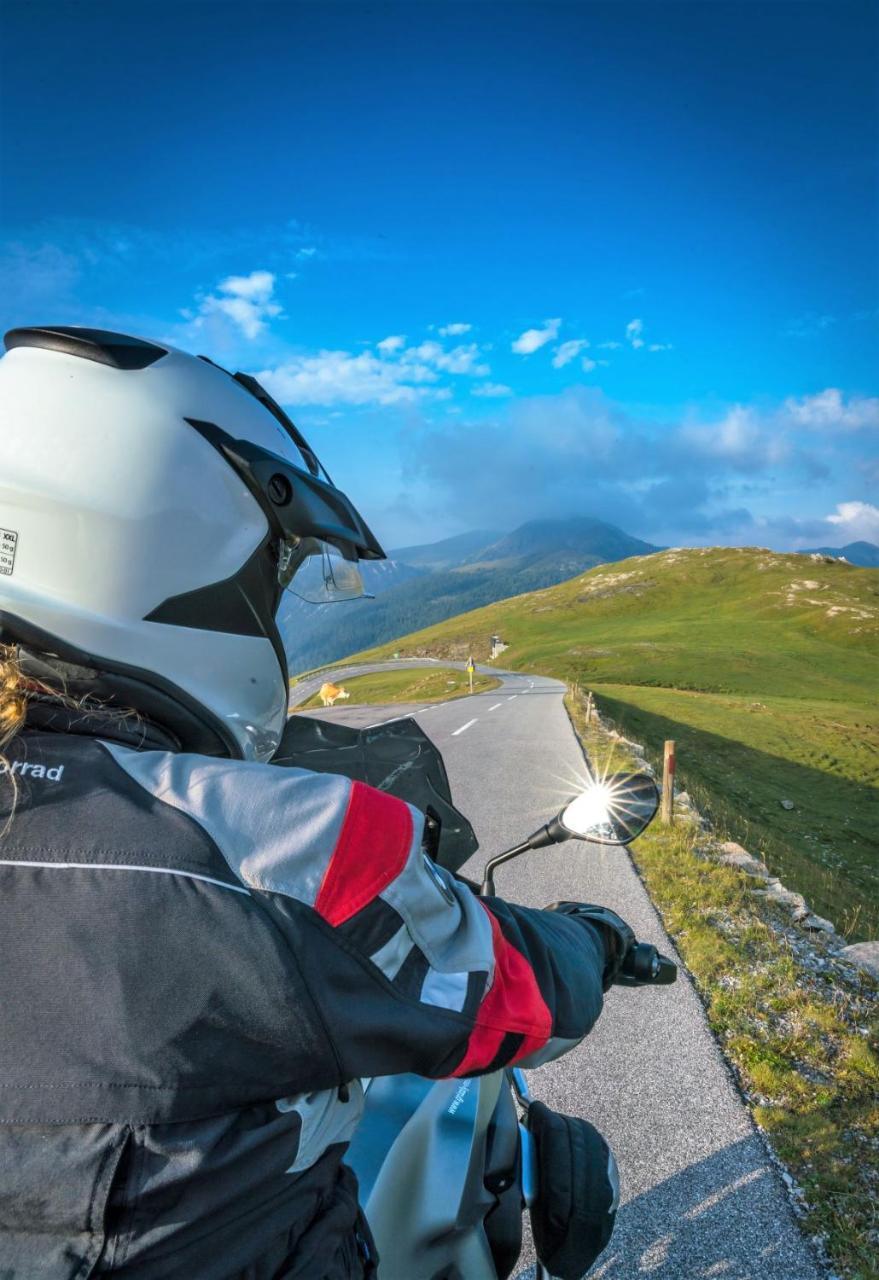 Grizzly Sport & Motorrad Resort Sankt Margarethen im Lungau Ngoại thất bức ảnh