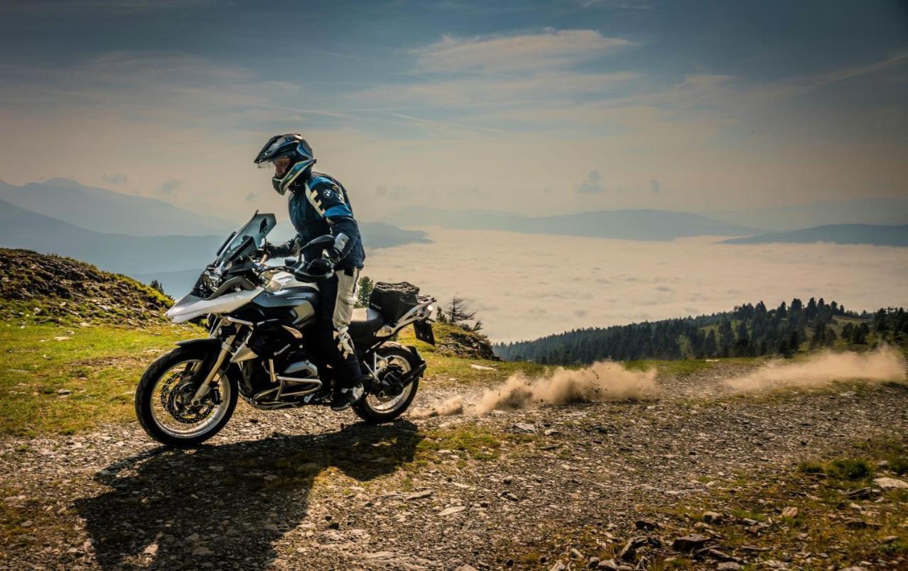 Grizzly Sport & Motorrad Resort Sankt Margarethen im Lungau Ngoại thất bức ảnh