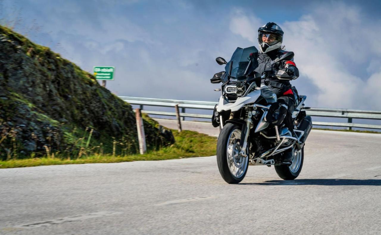 Grizzly Sport & Motorrad Resort Sankt Margarethen im Lungau Ngoại thất bức ảnh